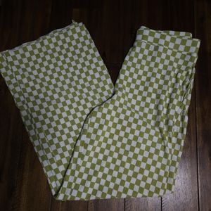 Green checked plisse pants, very stretchy sz LG